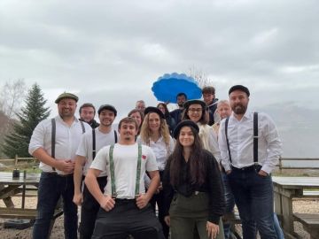 Un beau moment de cohésion d’équipe entre rando et défis.
Nous vous souhaitons de très belles fêtes.🥂#bonnefete #equipe#construction #maisonneuve #renovation